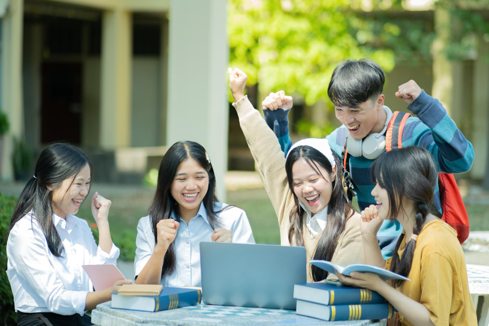 Dịch vụ Giáo dục